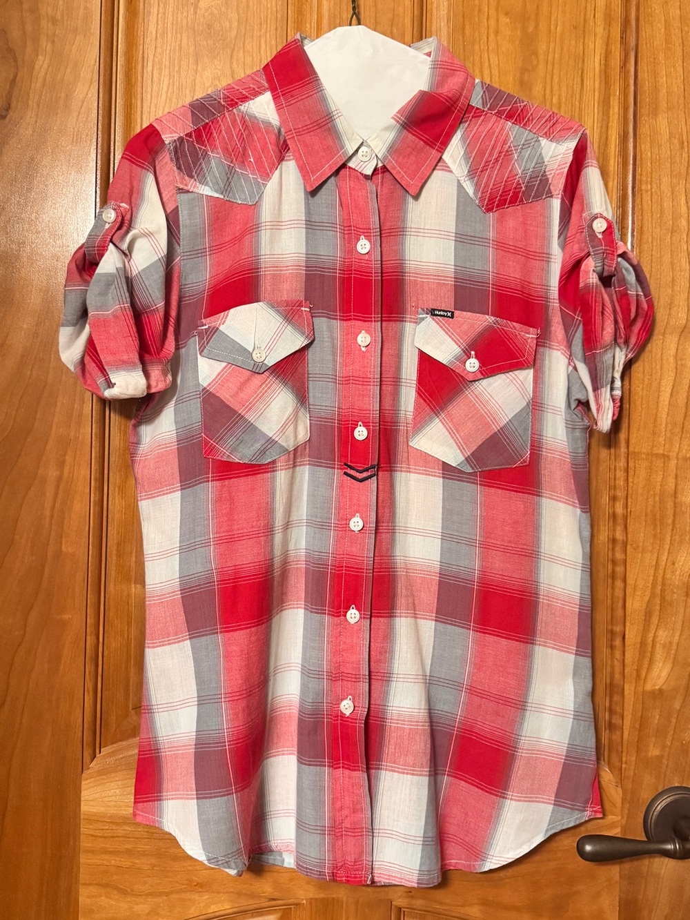 Hurley Plaid Short Sleeve Button Down Western Shirt Red Blue-Gray Size S